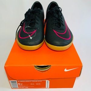 Nike Kids MercurialX Vapor XI Indoor Soccer Shoes